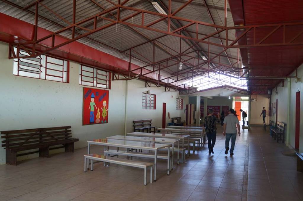 FOTO 2 - Presidente da Comissão de Educação, Deputada Luciane vistoria escolas na região Oeste
